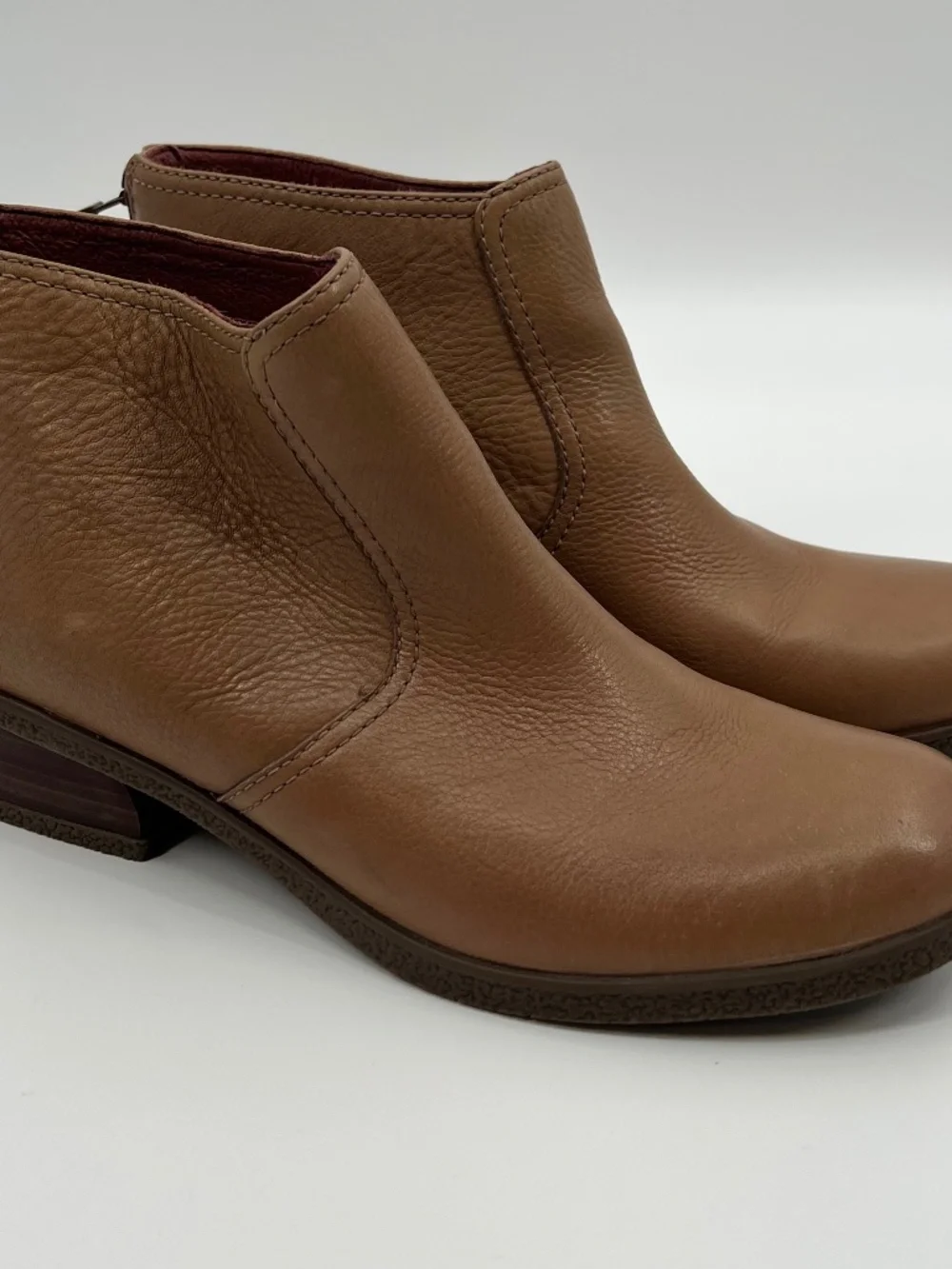 DANSKO Becki Brown Tan Leather Waterproof Booties Back Zip Sz EU 40 US 9.5-10